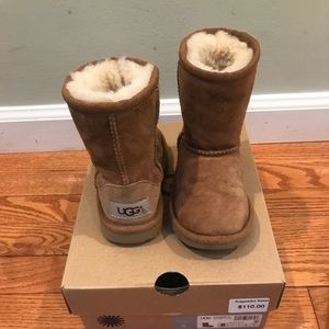Girls Youth size 8 toddler Uggs